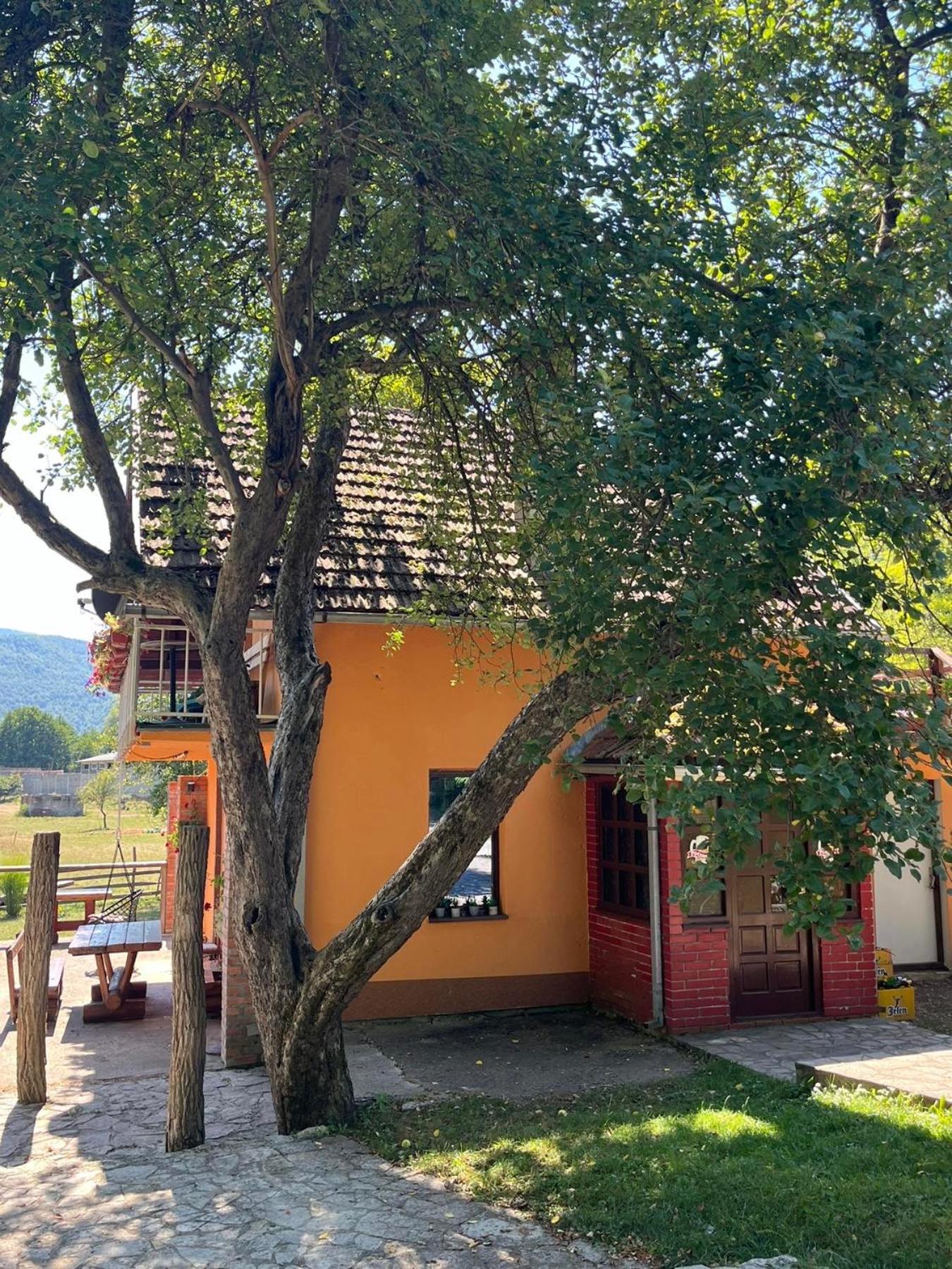 Bed And Breakfast Family Djukic Sipovo Extérieur photo